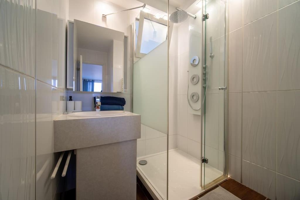 Fully Equipped Apartment Balcony Sleeps 7 Wifi Марсилия Екстериор снимка